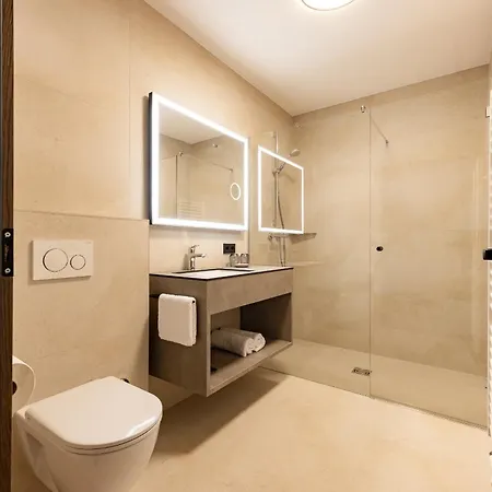 Kristall Hotel 3*