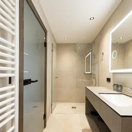 Kristall Hotel